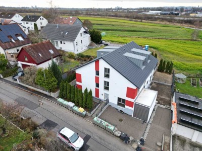 Wunderschöne 4 Zimmer Wohnung mit Balkon und Terrasse, hochwertige Ausstattung, KFW 55