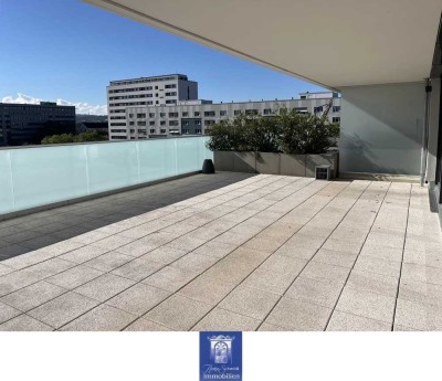 Ihr neuer Lieblingsplatz! Großer Balkon, zwei Bäder, Sauna, EBK, Fußbodenheizung!