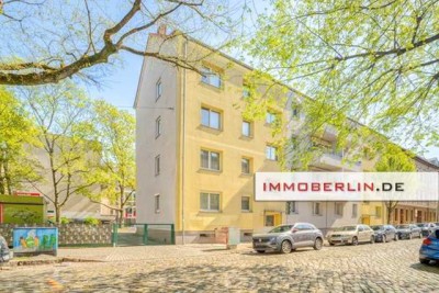 IMMOBERLIN.DE - Attraktive Wohnung mit Pkw-Stellplatz in zentraler Stadtteillage nahe WISTA