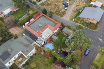 Ruhiges Familienidyll mit Wintergarten, Pool, Kamin, Garage & großem Potenzial in Markendorf
