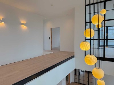 **Exklusives Anwesen mit Villa und großem Grundstück**
