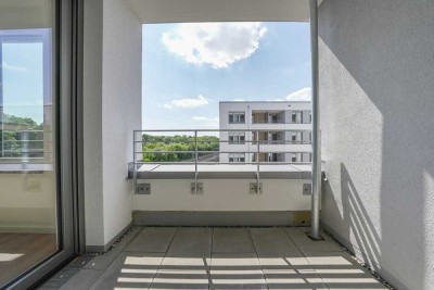 Nur für Senioren ab 65 (mind. einer d. Mieter)! Gemütliche Wohnung mit EBK und Loggia!