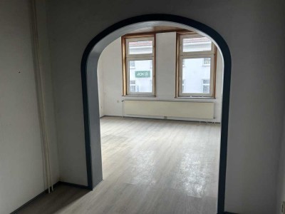 3-Raum-Wohnung, saniert, grüner Hof,in der Innenstadt im EG