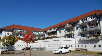 Gepflegte 2-Raum-Wohnung mit Balkon, Badewanne und TG Stellplatz in Naumburg
