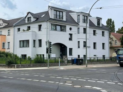 Attraktive 3-Zimmer-Altbauwohnung als Kapitalanlage in Berlin-Karlshorst - langfristig vermietet
