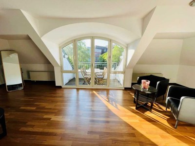 Schöne Dachgeschosswohnung Kassel-Zentrum mit 2 Balkonen