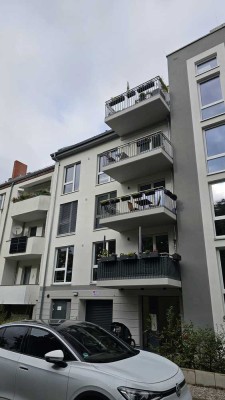 Möblierte 4-Zimmer-Wohnung mit 2 Balkonen in Berlin-Karlshorst – ideal für Berufstätige oder Familie