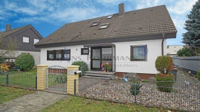 Gepflegtes 2-FH mit schönem Garten und Garage in KA-Grünwinkel