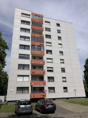 Stilvolle 1-Raum-Wohnung mit Balkon und Einbauküche in Regensburg