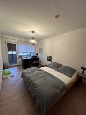 Helle 3,5-Zimmer-Wohnung mit großem Balkon und guter Anbindung