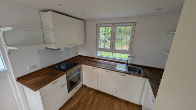 Traumwohnung: 4-Zimmerwohnung mit Balkon, Holz-Kamin und Garten in Haiterbach
