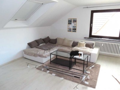Attraktive 3 ZKB mit EBK und Loggia - Ruhige Lage in Niestetal-H.