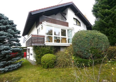 Gepflegtes Einfamilienhaus mit ELW in schöner Aussichtslage und optionalem Baugrundstück******