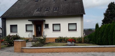 Großzügiges Einfamilienhaus mit Doppelgarage in Eime zu verkaufen.
