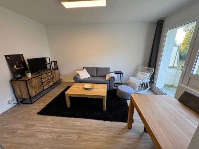 Hochwertig möblierte frisch sanierte 2 Zimmer Wohnung mit Balkon in Lankow Kurzzeitmiete