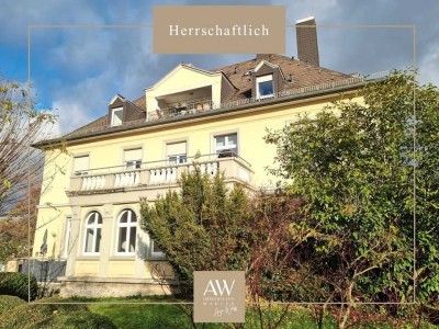 ***Herrschaftlich*** Luxuriöse, top sanierte Ergeschosswohnung mit Terrasse in Premiumlage. Denkmal.