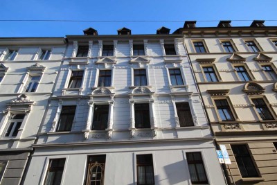 Gepflegte 3-Raum-Wohnung mit Einbauküche oberhalb Luisenstraße