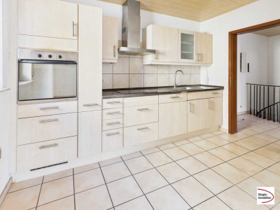 *** 3-Zimmer-Maisonette mit Hobbyraum & Garage in kleiner Wohneinheit! ***