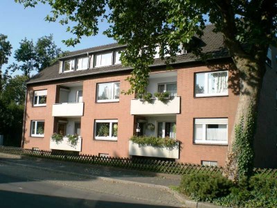 Schöne 4-Zimmer-Wohnung mit Balkon im ruhigen Haus in Vluyn zu vermieten