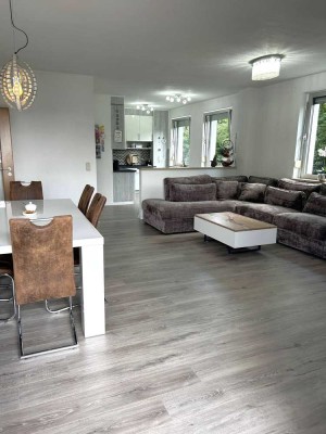 Raum zum Leben - 100 m², 4 Zimmer Etagenwohnung mit Balkon in Crailsheim Roßfeld