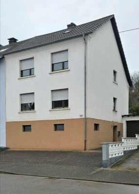 Gepflegtes Ein-Zweifamilienhaus zum Einzug bereit! Mit gr. Garten!