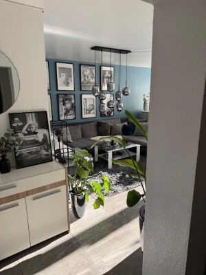 Attraktive vollmöblierte 3,5-Zimmer Wohnung mit gehobener Innenausstattung in Uni-Nähe
