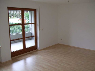 Ruhige, sonnige 2-Zimmer Wohnung mit Balkon, sehr gute Münchenanbindung