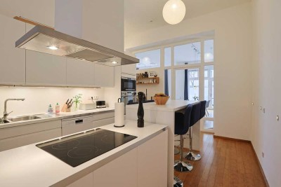 Großzügige Familienwohnung in Mitte, 4 Zi., vollst. modernisiert mit Fußbodenhizung u. Gartennutzung