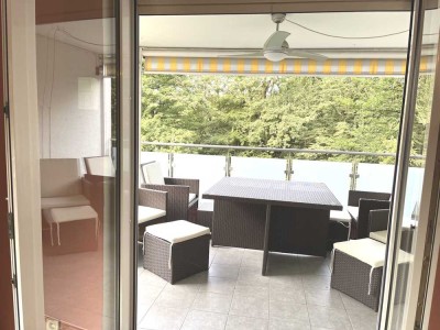 Großzügige Wohnung zum Entspannen! 2,5-Zimmer, 2 Balkone, Aufzug, Garage