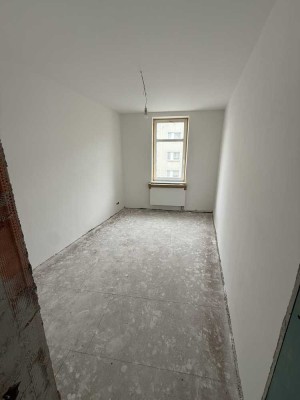 **In Sanierung** 3-Zimmerwohnung mit Balkon zu vermieten