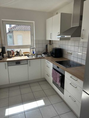 Freundliche 4-Zimmer-DG-Wohnung mit Balkon und EBK in Frickenhausen am Main