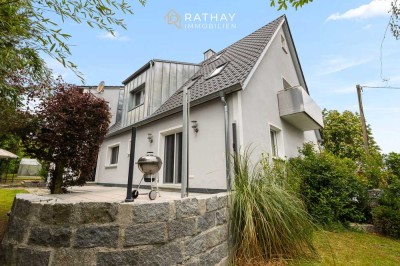 Wohnoase in Mainburg – Stilvolles Einfamilienhaus mit großem Gartenparadies