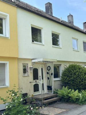 Handwerklich begabt? - Reihenmittelhaus im Dornröschenschlaf wartet auf neues Erwachen