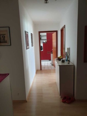 Gepflegte Wohnung mit drei Zimmern sowie Balkon und EBK in Pfullingen