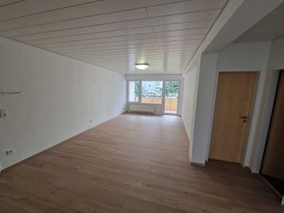 Exklusive, modernisierte 4-Raum-Wohnung mit Balkon und Einbauküche in Oberursel (Taunus)