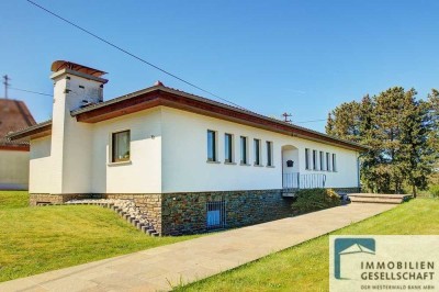 Bungalow mit großem Garten in schöner Aussichtslage von Helferskirchen!