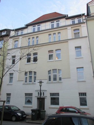 Renovierte Wohnung in der Heinrichstraße mit Einbauküche