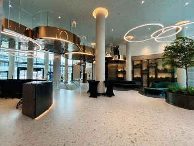 PROVISIONSFREI! DANUBEFLATS! ERSTBEZUG! 5. STOCK! DIREKT AM WASSER! & DER U1 ! GYM! POOL! FUßBODENKÜHLUNG! EINBAUKÜCHE! WEITBLICK.