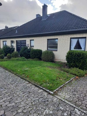 Einfamilienhaus / Winkelbungalow in Itzum
- provisionsfrei-