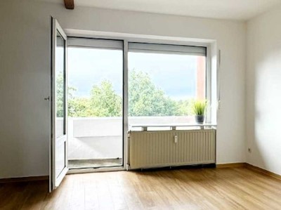 GEMÜTLICH + RUHIG Dachgeschosswohnung mit Loggia und schönem Ausblick