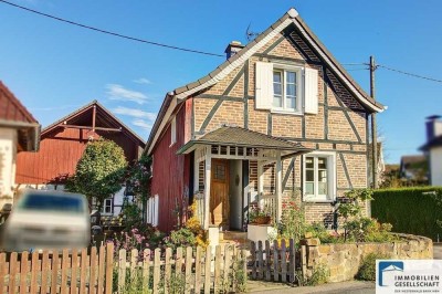 "Ein Haus mit Seele"
Charmantes Einfamilienhaus mit geräumiger Scheune und idyllischem Garten!