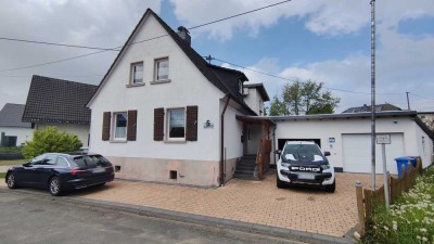 Freistehendes Einfamilienhaus mit Garten und Wintergarten in sehr ruhiger Lage (Sackgasse)