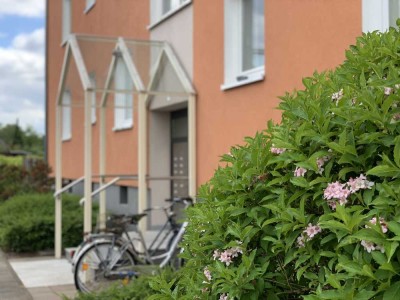 Schöne 2 Zimmer-Wohnung im Erdgeschoss mit Einbauküche