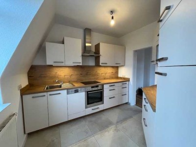 Außergewöhnliche 4 Zimmer Eigentumswohnung in zentraler Lage in Zirndorf !
