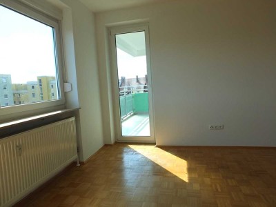 Helle 2-Zimmer Wohnung mit Dachterrasse und Südbalkon