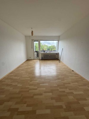 Zeitmietvertag 1 Jahr 2,5-Zimmer-Wohnung mit Balkon und Einbauküche in Köln Niehl