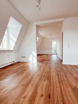 ERSTBEZUG! - Tolle 4-Raum-Wohnung und Balkon mit MEGA Ausblick