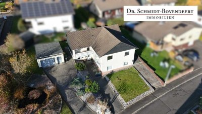 Wohnen auf einer Ebene! Wohnhaus mit Einliegerwohnung in ruhiger Sackgassenlage von Nisterau.