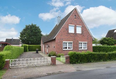 Renovierungsbedürftiges Haus am Obenende von Papenburg in einer ruhigen Seitenstraße