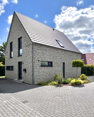 HARRISLEE - Modernes Einfamilienhaus aus 2022